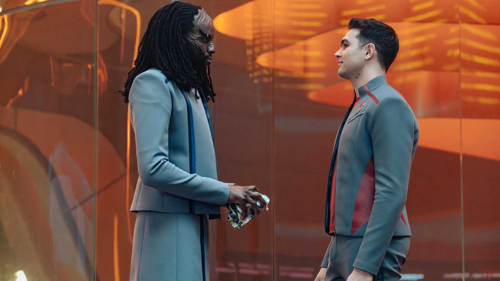 Geçmişe yolculuk, Akademi'de sakin ama etkileyici anlar