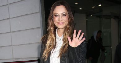 Köpekler arasında, aşk hala aynı havada