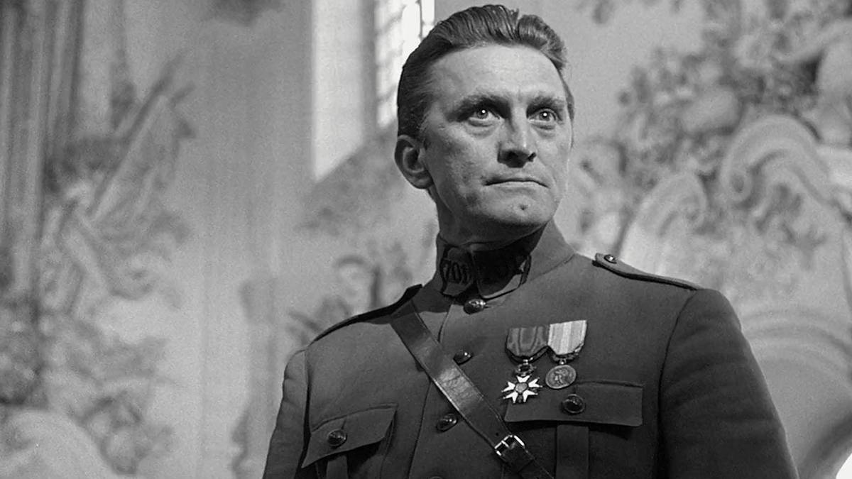 Savaşın absürtlüğü, insanlık dışılığın soğuk gözlemi