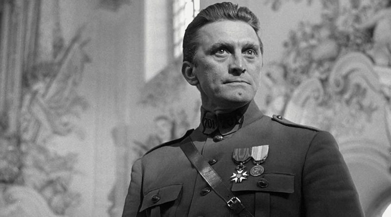 Savaşın absürtlüğü, insanın çaresizliği, Kubrick'in dehası