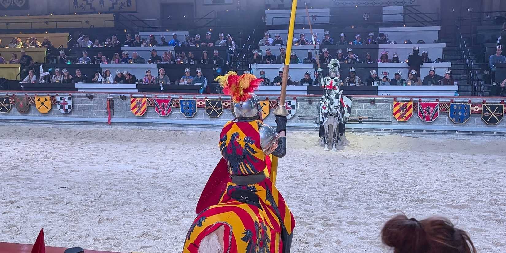 Atlı şövalyeler, ziyafet, nostalji, sosyal medya rüzgarı