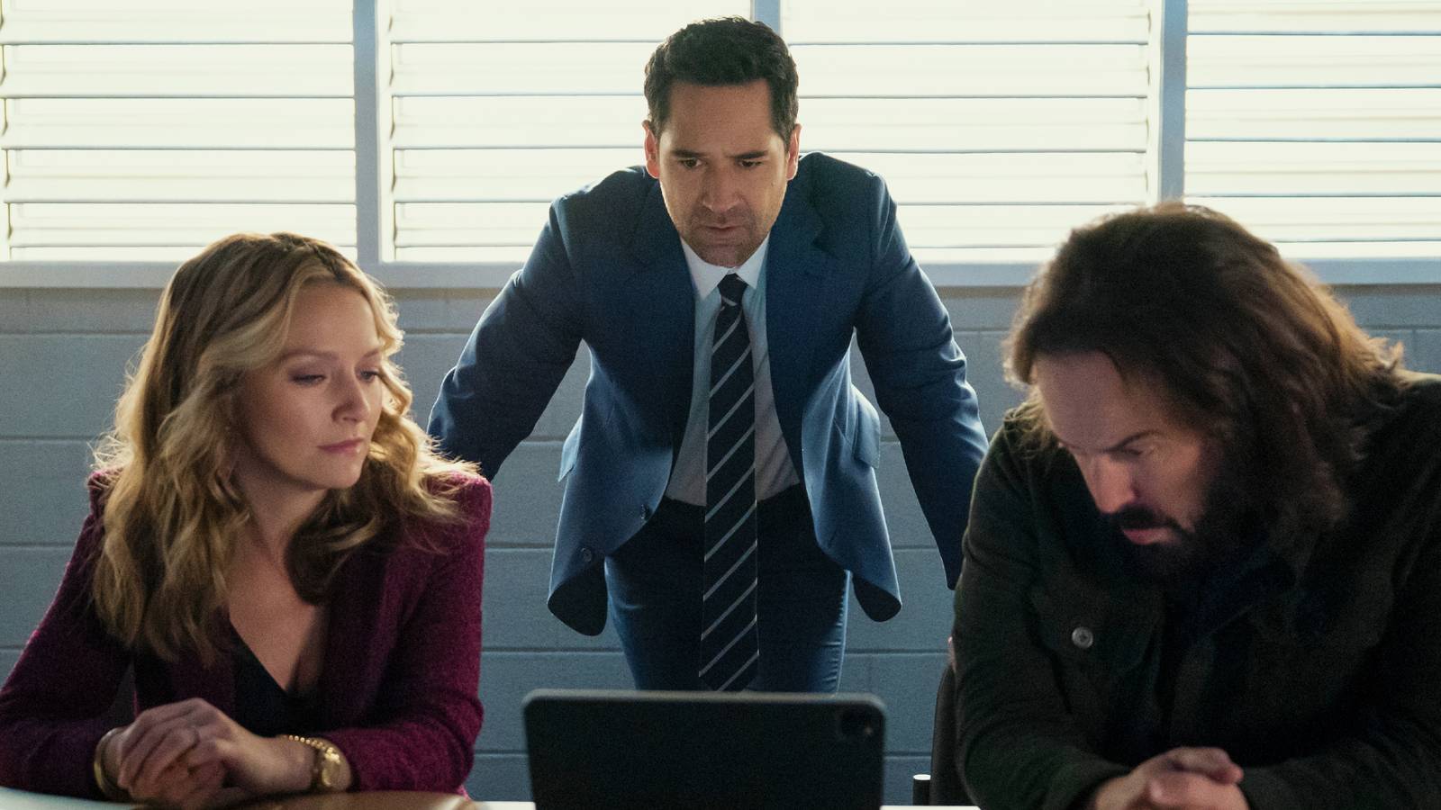 Beklenmedik ayrılık, hayranlar şaşkın, Legal'e veda