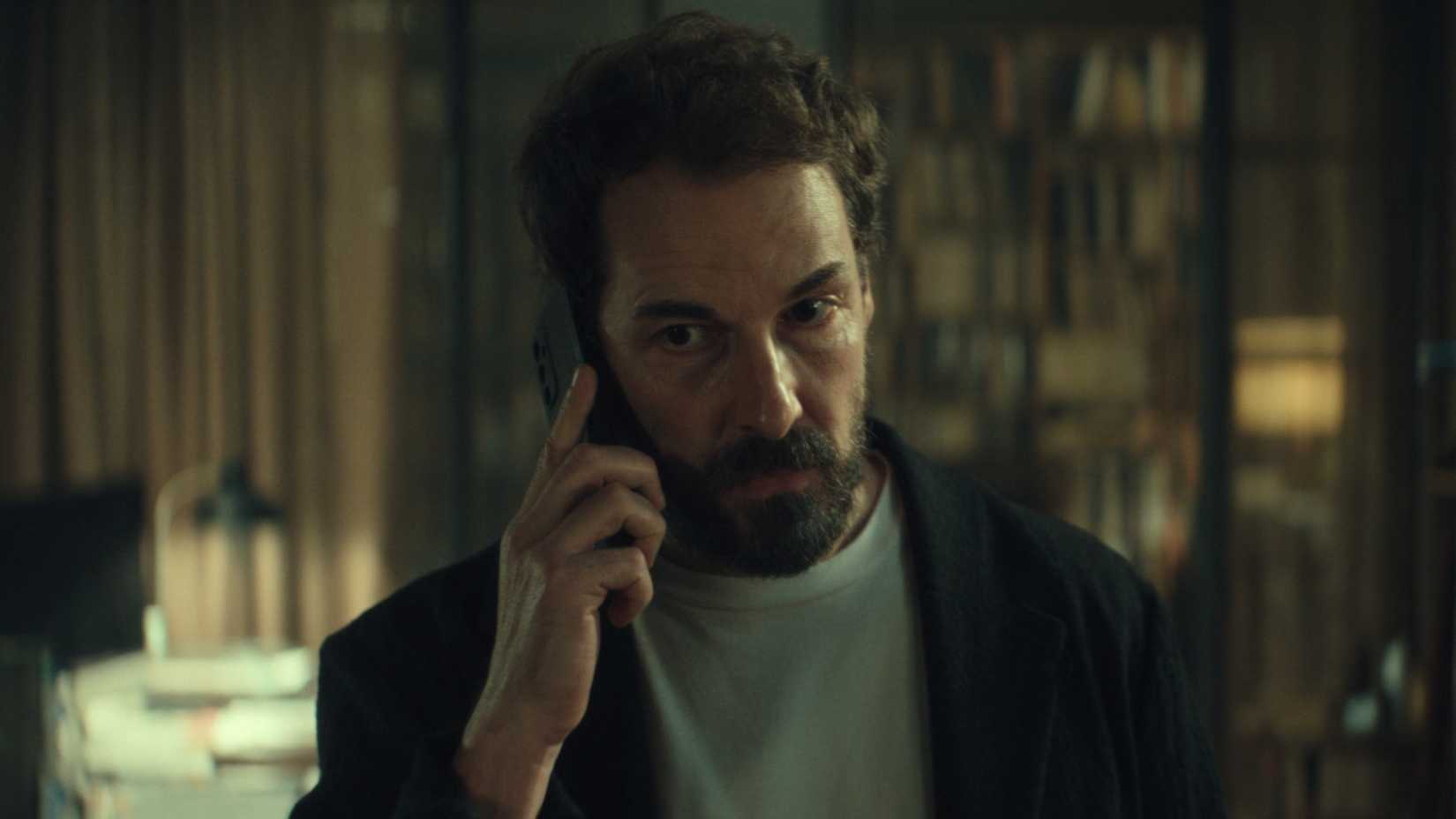 Gizem, gerilim, casusluk; nefes kesen bir başlangıç