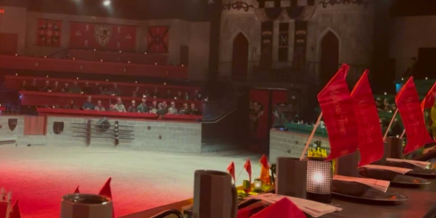 Atlar, şövalyeler, ziyafetler; zaman yolculuğu gibi!