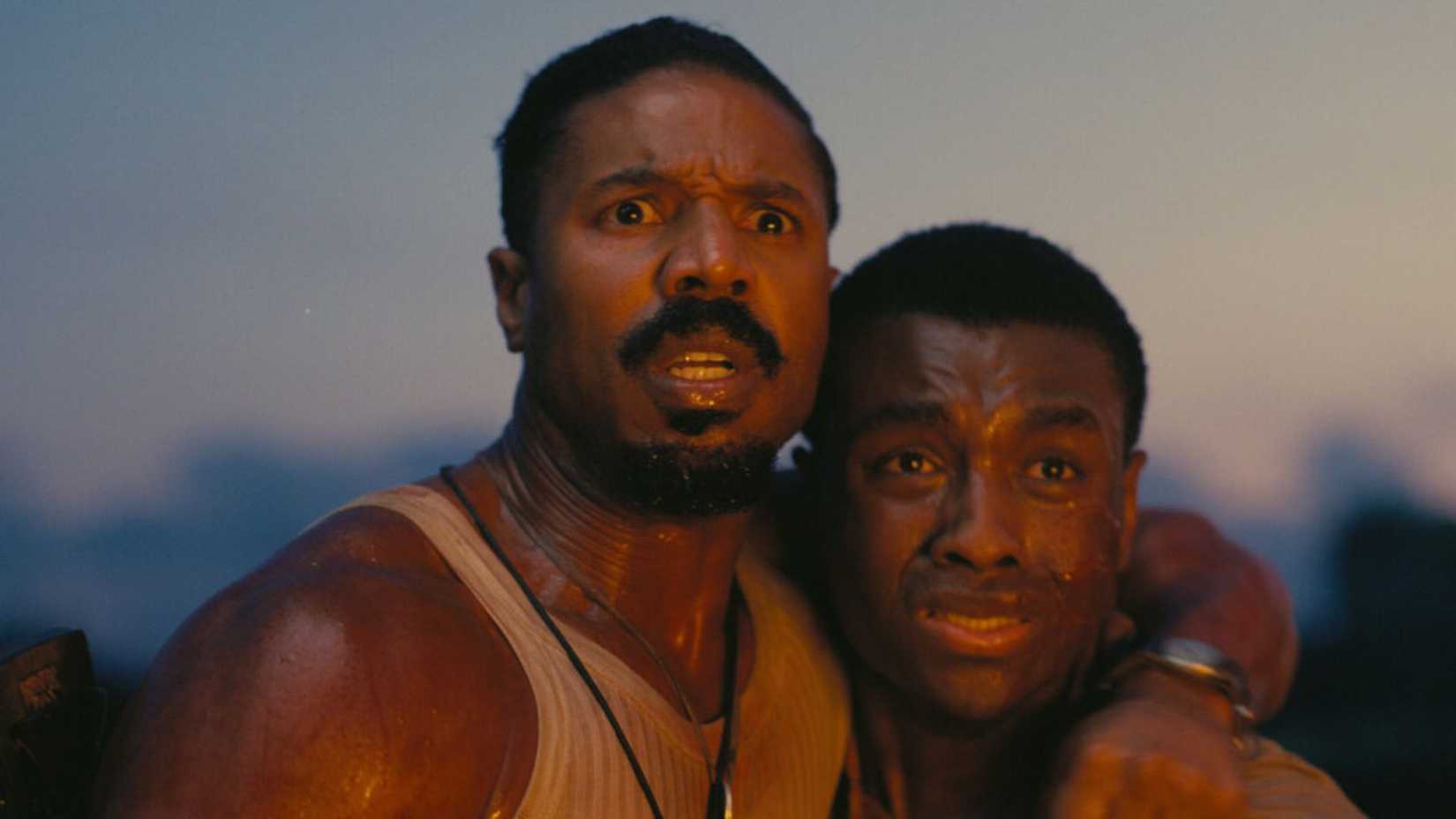 Karanlık, gizemli, çarpıcı hikayeler arayanlara Geceyarısı Kütlesi