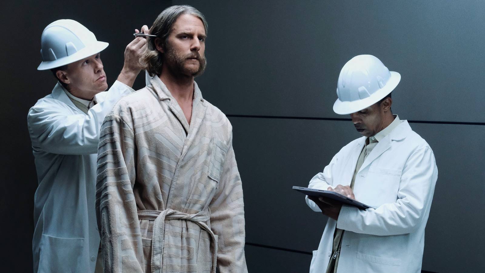 Robot, inanç, mizah ve beklenmedik bir macera