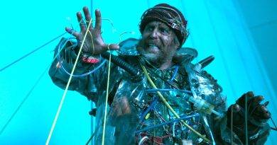 Gelecekten gelen uyarı, restoran, yapay zeka, gerilim