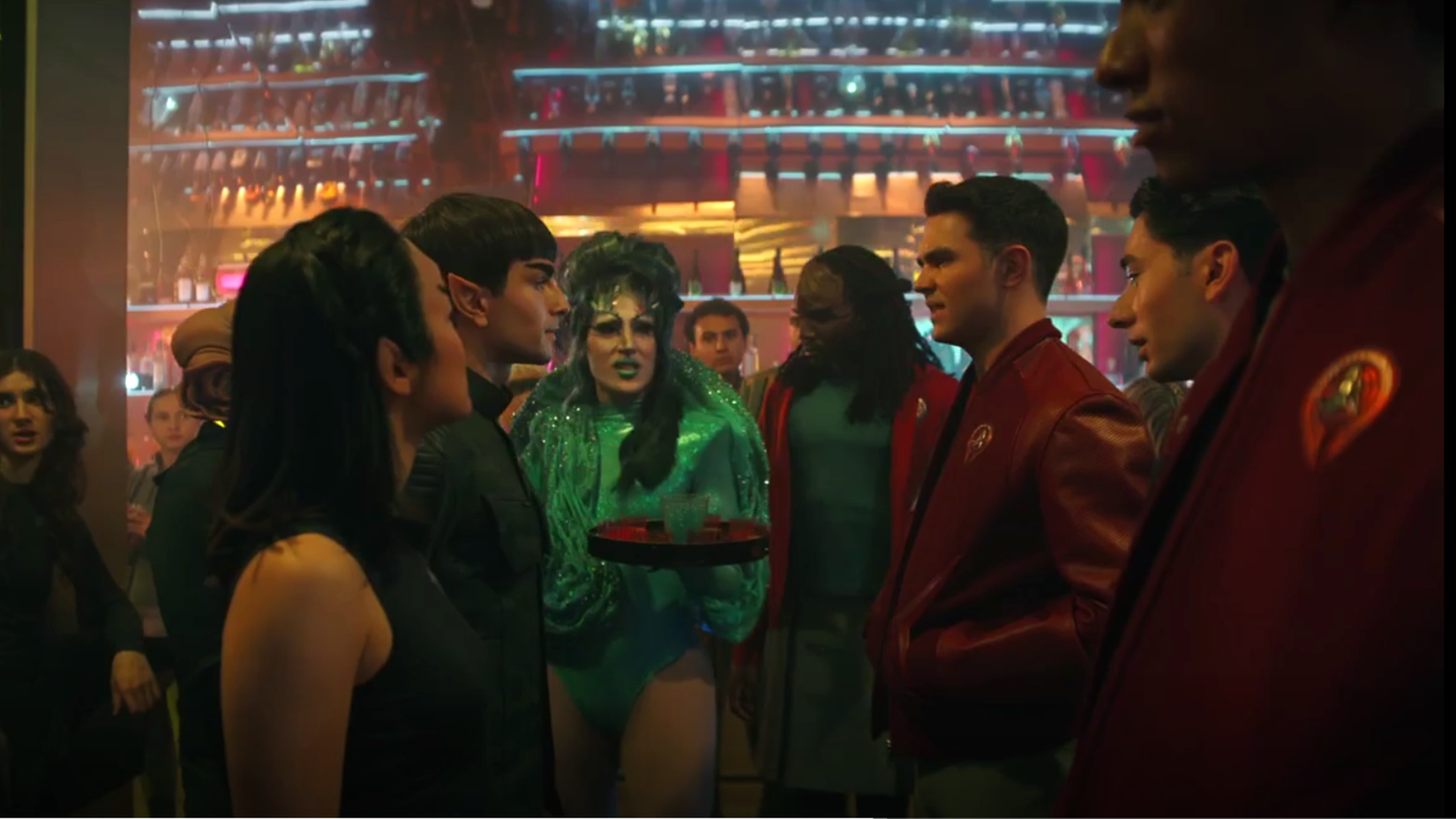 Geçmişe saygı, nostalji rüzgarı, beklenmedik göndermeler