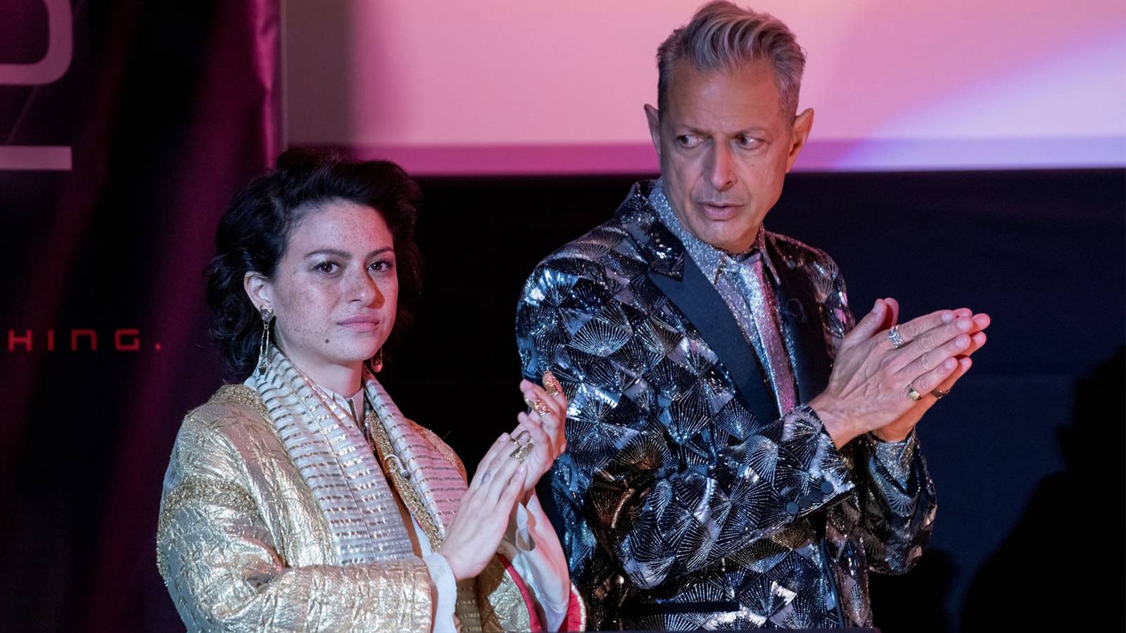 Kaotik, komik, karanlık; izleyiciyi şaşırtan bir yolculuk