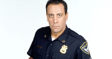 Ailesiyle arasına mesafe koyan adamın iç sesi