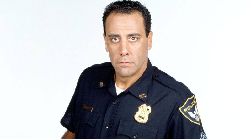 Ailesiyle arasına mesafe koyan adamın iç sesi