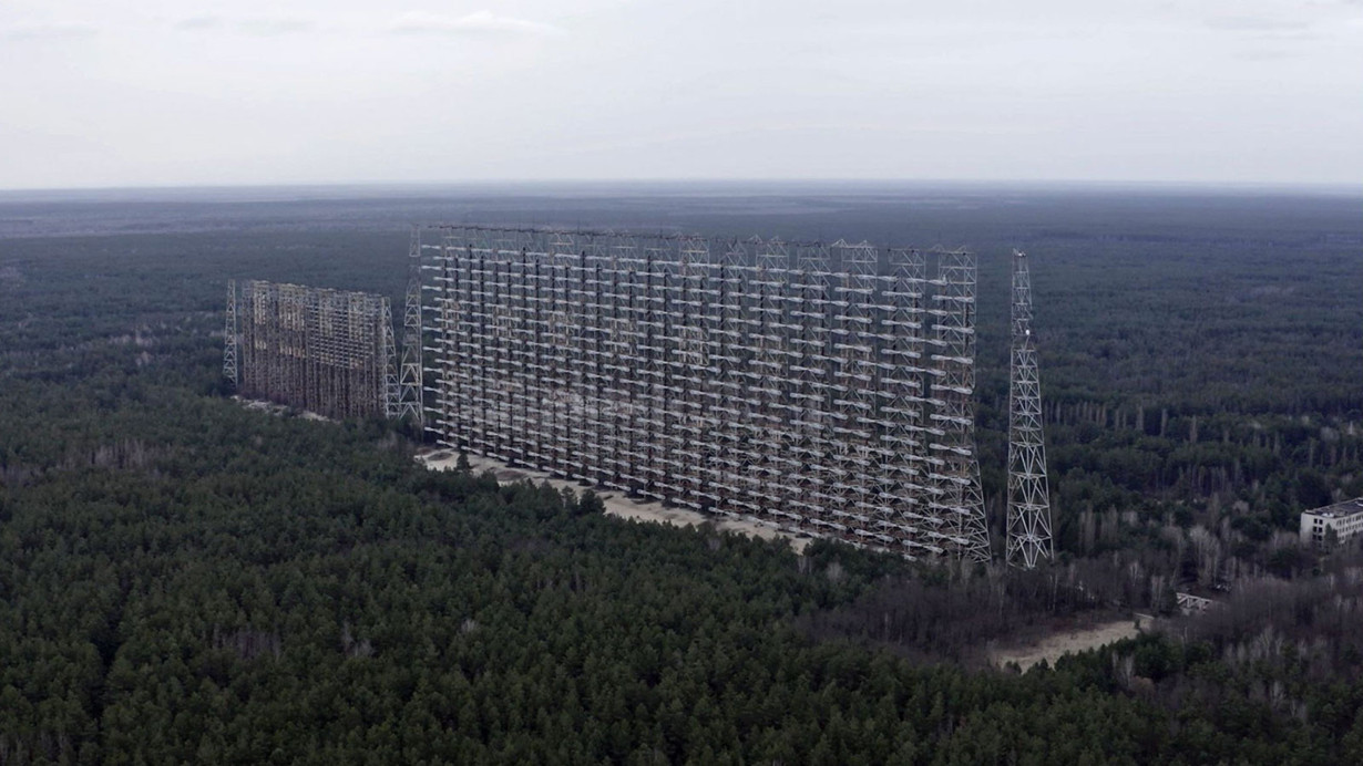 Zihinler arası savaş, komplo teorileri, gerilim dorukta