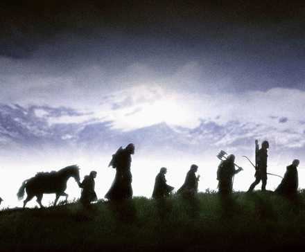 Aşk ekranlarda dans ediyor, kalpler çarpıyor, anılar birikiyor