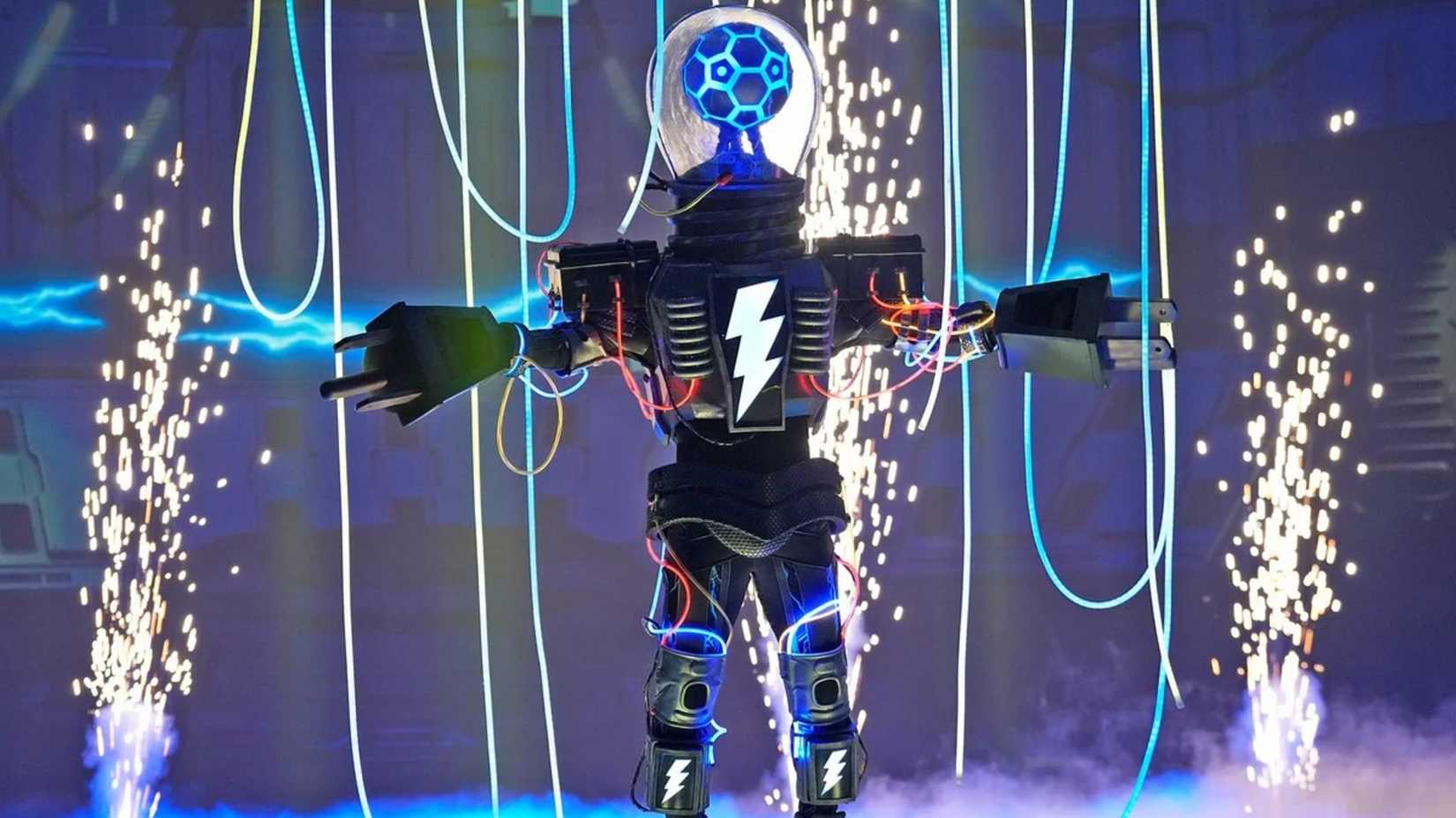 Gizem çözüldü, sahne ışıkları Alexi Lalas'a doğdu!