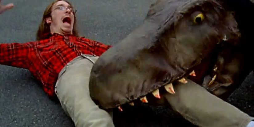 Raptorlu rahip Çin'de komik bir karmaşaya neden oluyor