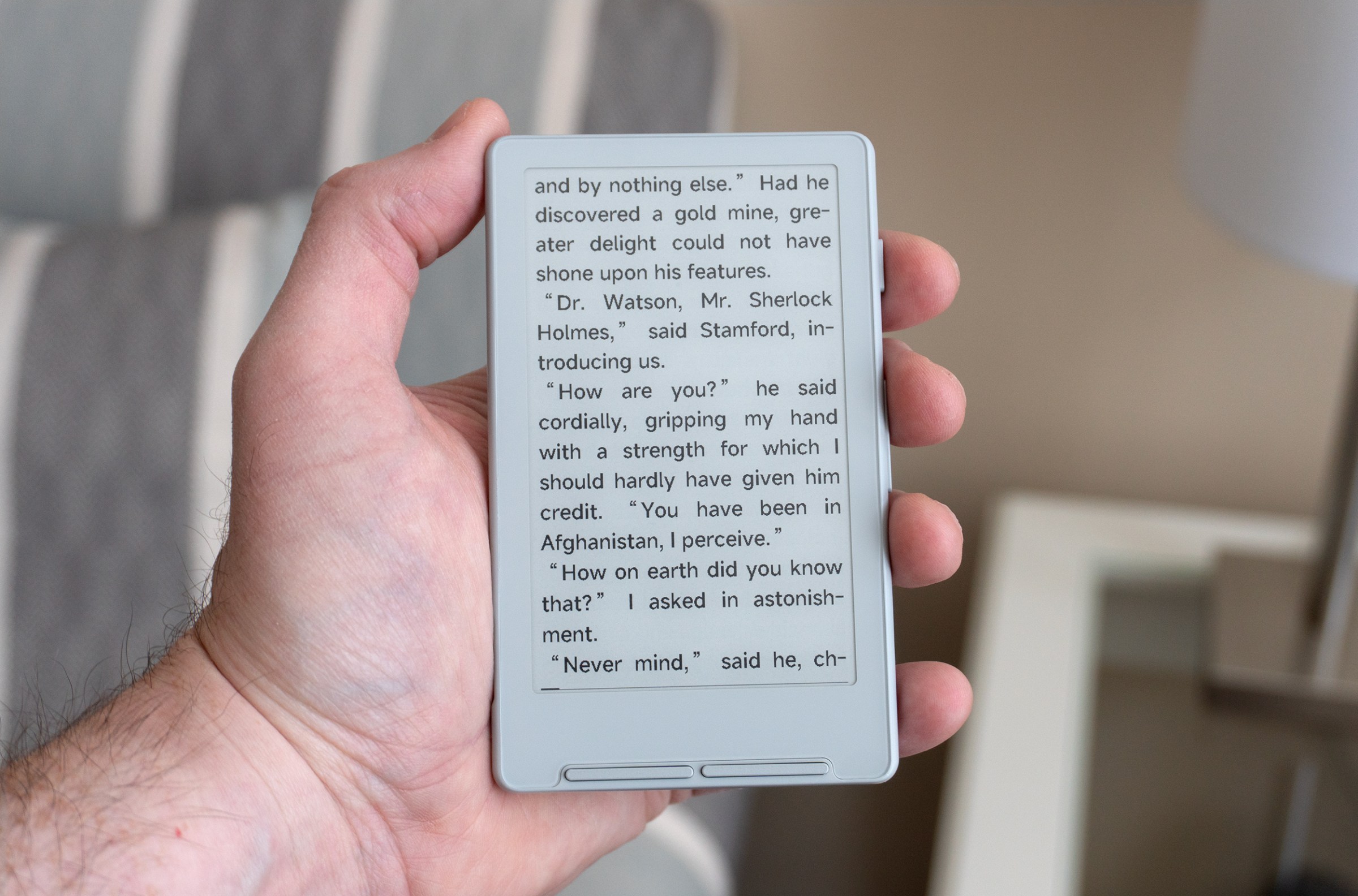 Kompakt, uygun fiyatlı, butonlu, topluluk destekli e-kitap okuyucu