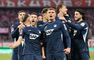 Heyecan dorukta, iki takım sahada hesaplaşıyor!