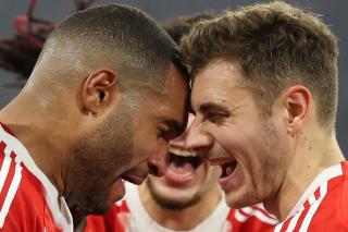 Savaşçı ruh, birliktelik, zafer gülümsemesi