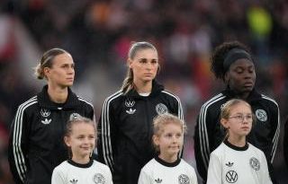 Güneşli havada, futbol coşkusu dorukta!