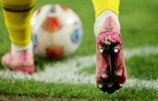 Derbi heyecanı dorukta, taraftarın gözleri sahada!