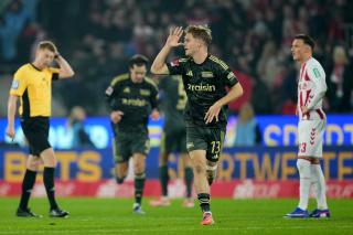 Kırmızının getirdiği üzüntü, sahayı terk etmek anlamına gelir