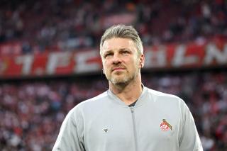 Hamburg-Köln: Tribünler coşkulu, sahada mücadele dorukta