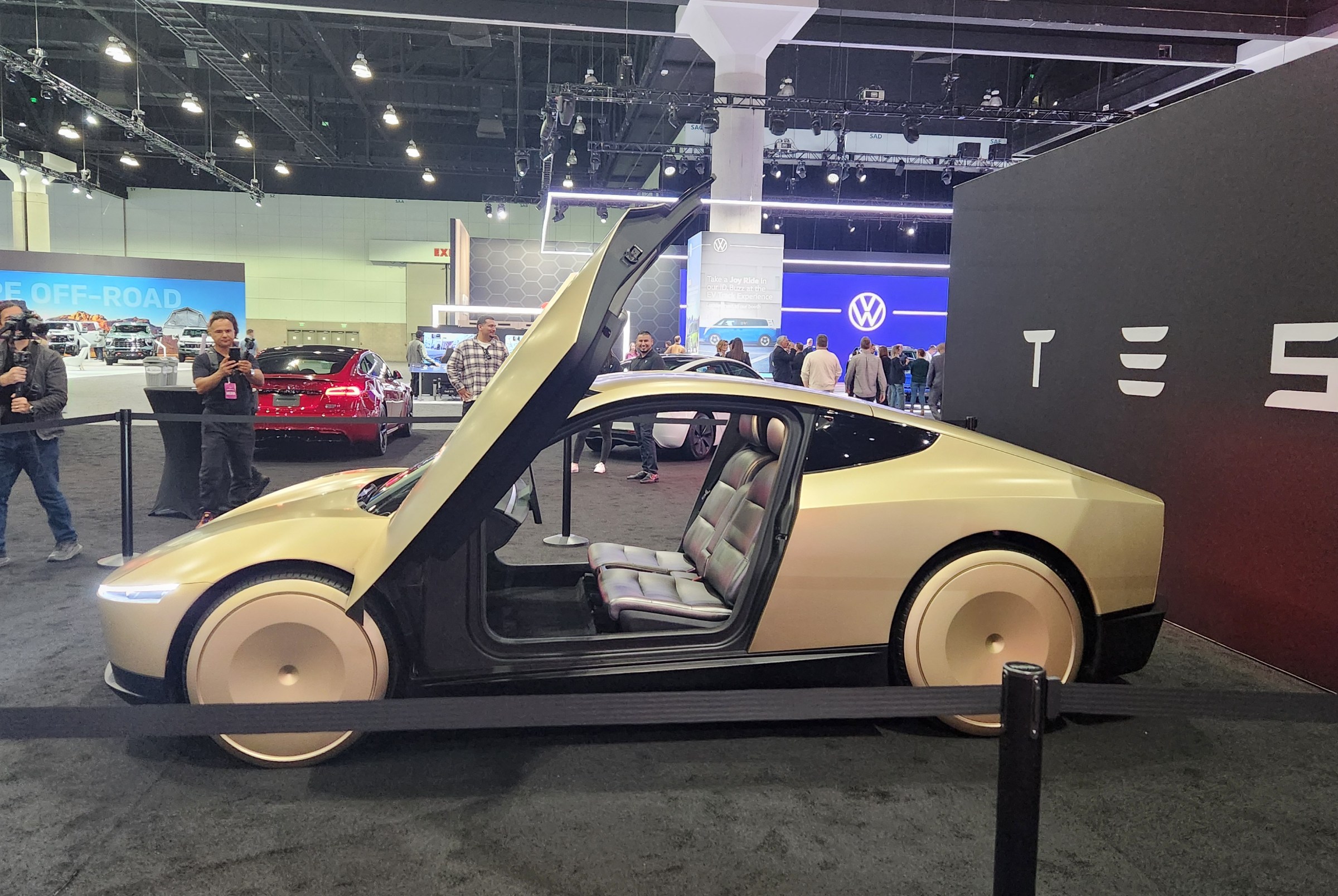 Robotaxi devrimi başladı, iki koltuk yeterli olabilir