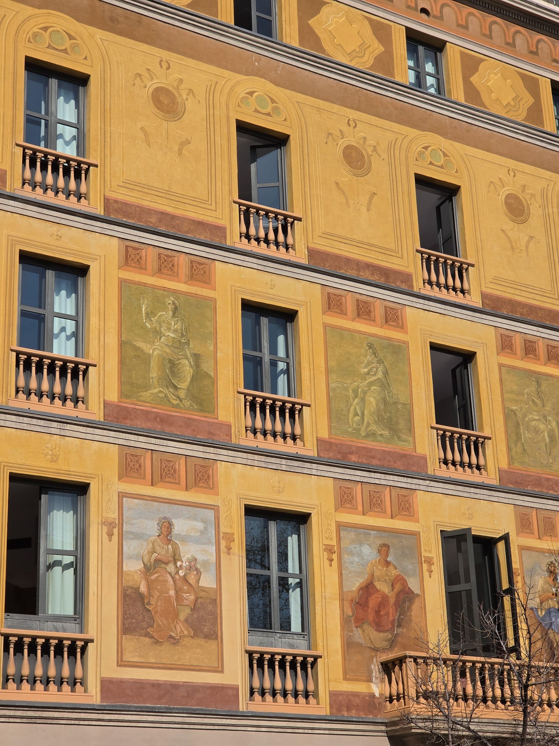 Ekranıyla güven veriyor, tasarım şıklığı konuşturuyor