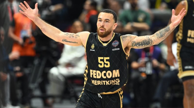 James sahalardan uzak, Monaco için büyük kayıp