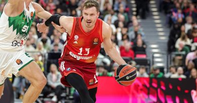 Basketbol yıldızı kalmaya devam ediyor, Bayern'de mutlu!