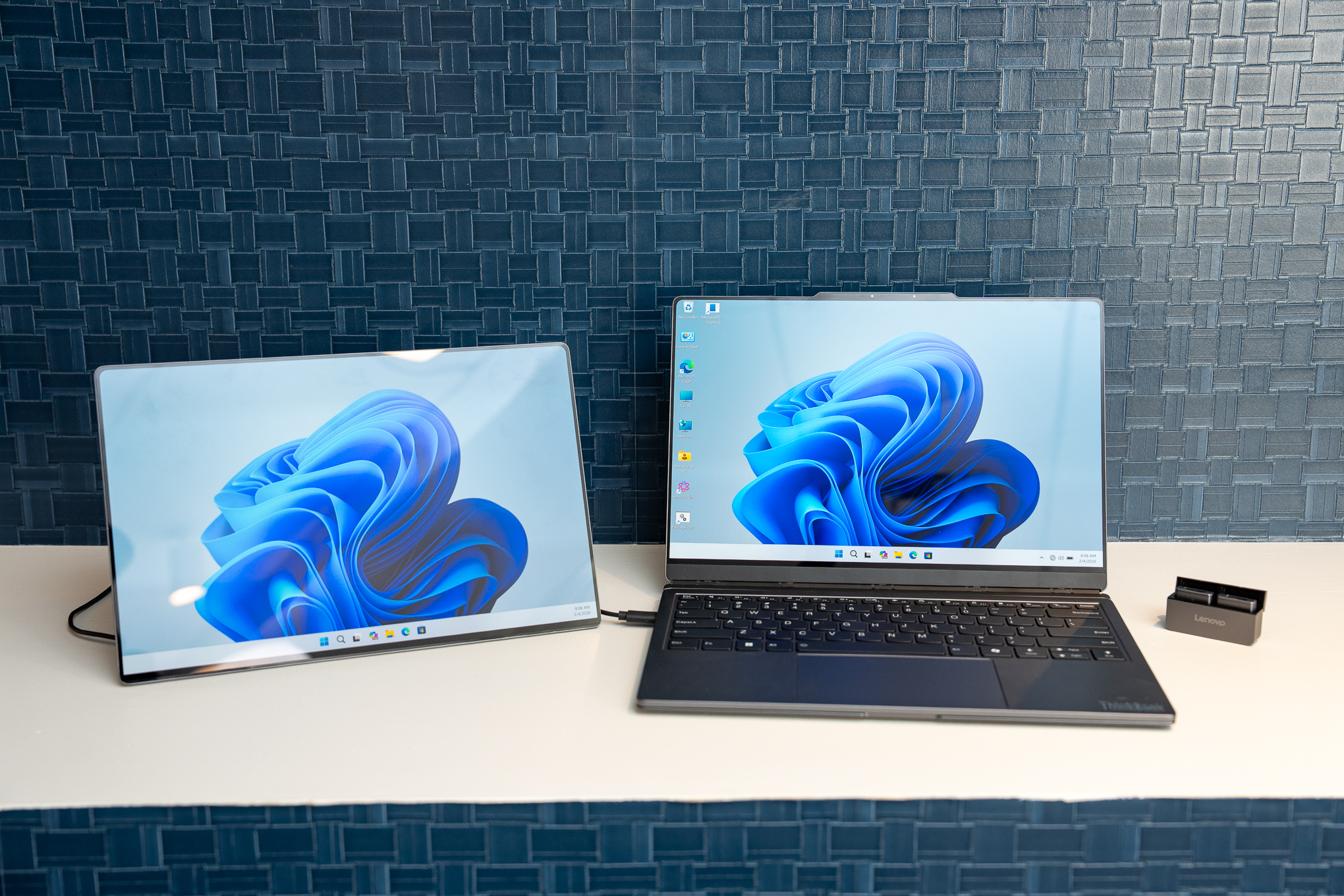 Geleceğin dizüstürü: Modüler, esnek, iki ekranlı tasarım