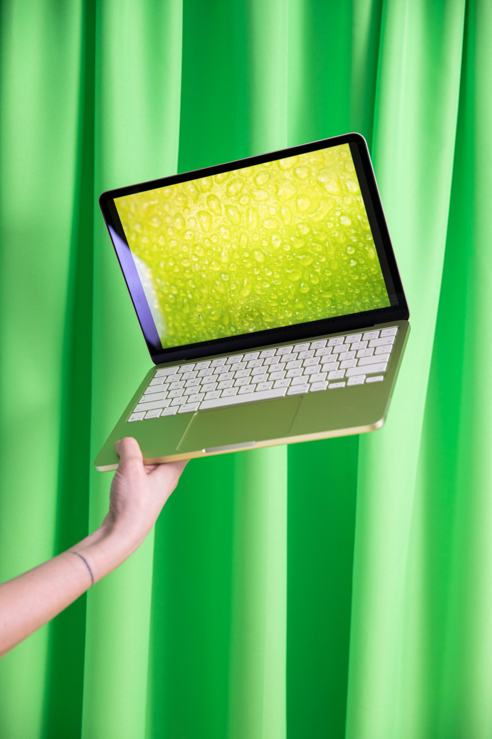 Yeni MacBook Neo: Fırsat kaçmaz, Apple deneyimine adım at!