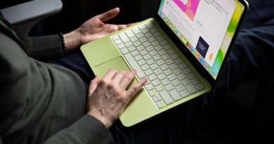 Yenilikçi tasarım, güçlü işlemci, bütçe dostu MacBook deneyimi