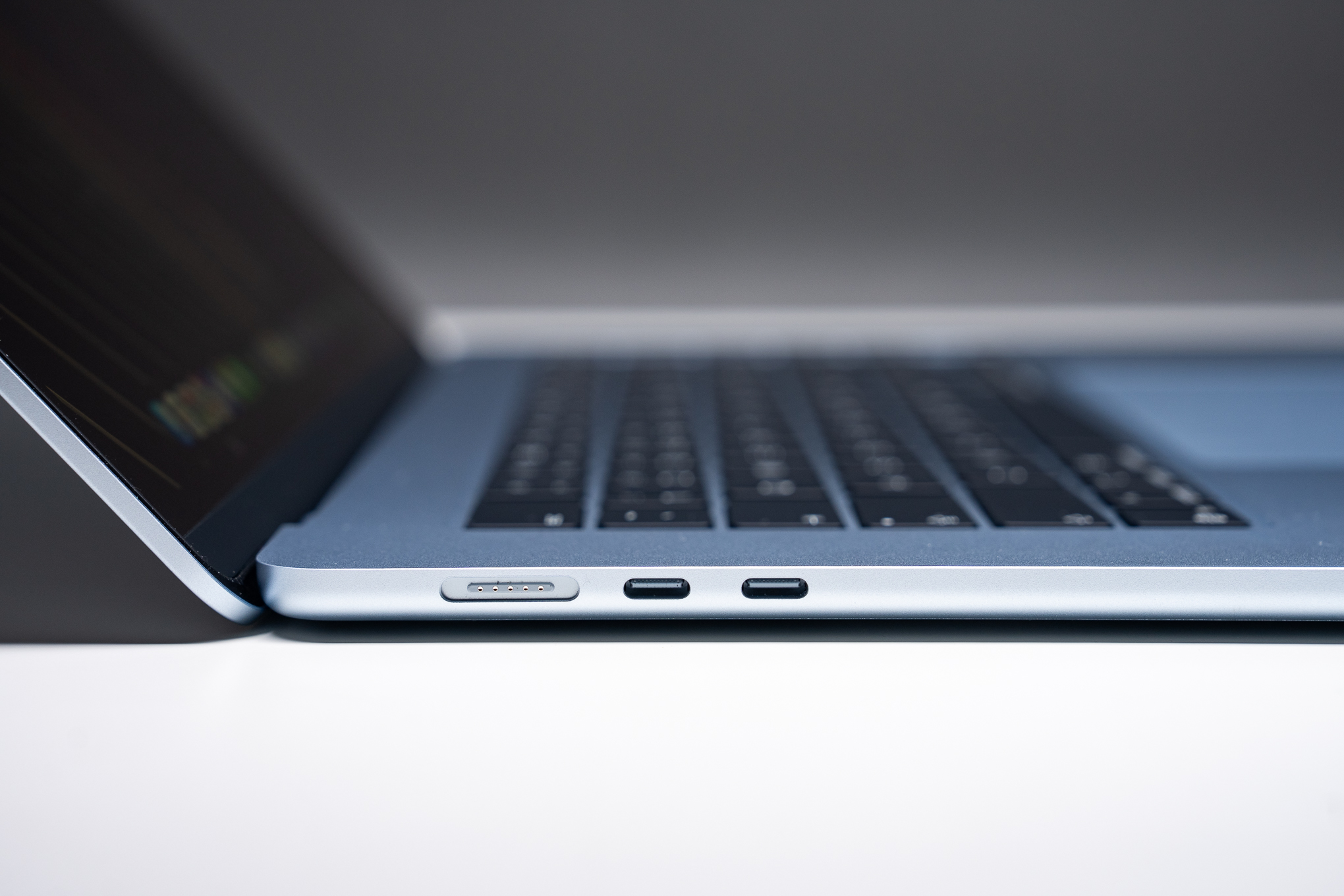 Hafif tasarım, güçlü işlemci, yükseltilmiş Wi-Fi deneyimi