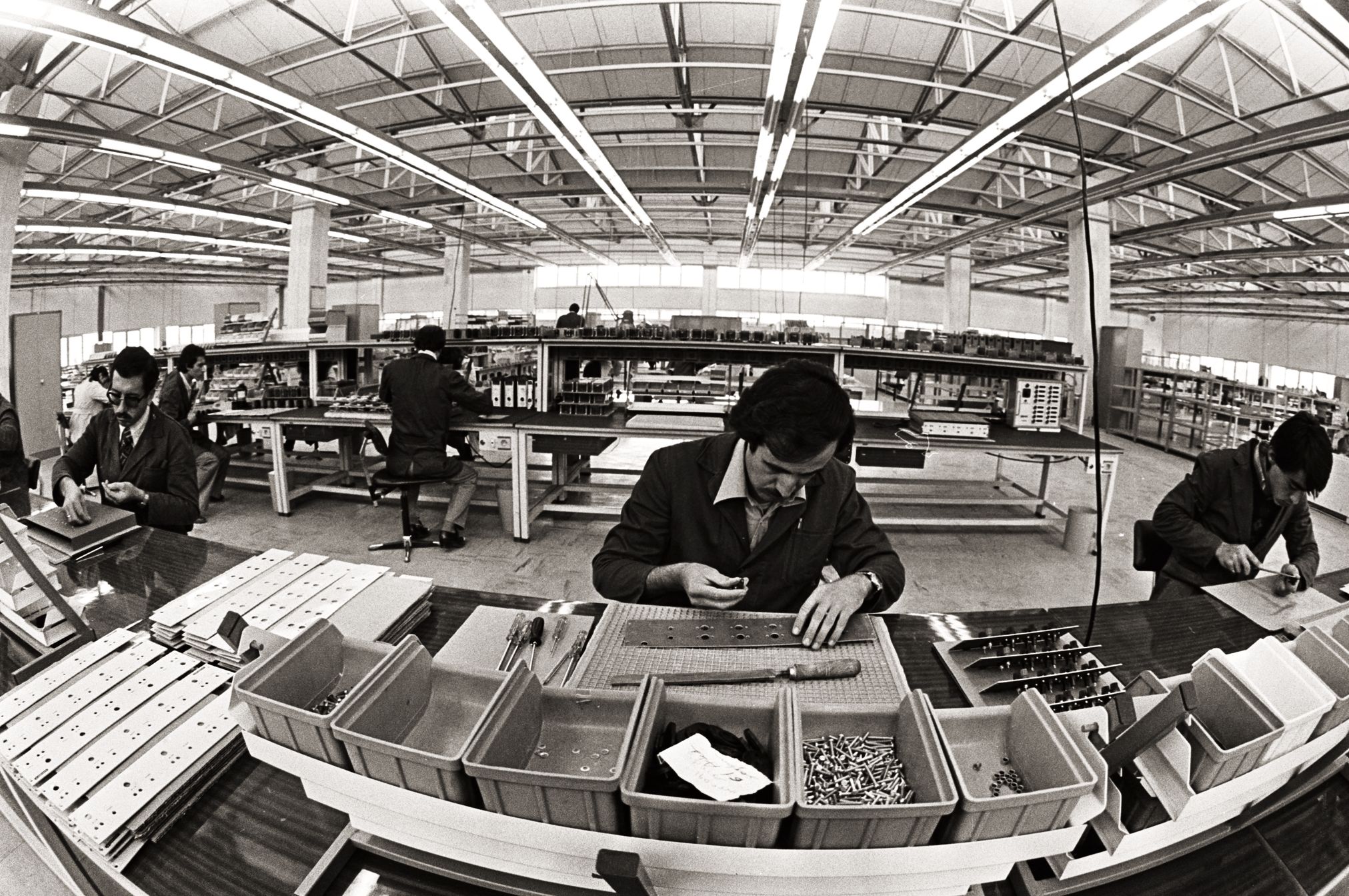 Ekranlar kararır, umut tükenir, mücadele başlar