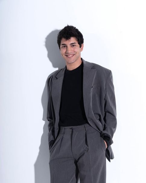 Kardeşini özlemle anan ablaya sevgi ve saygı