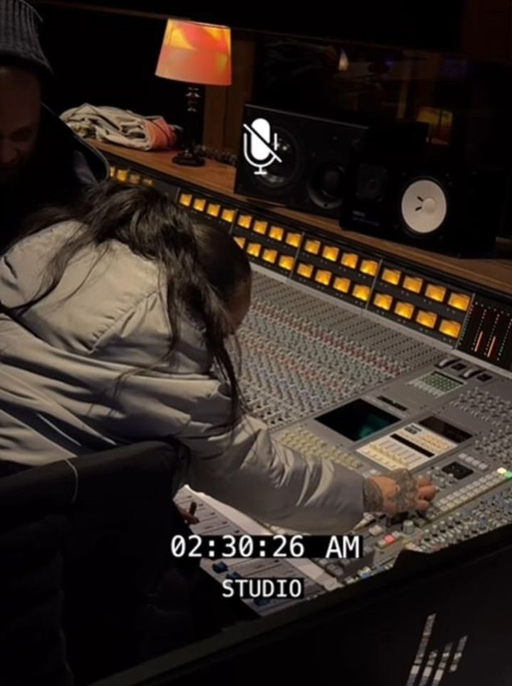 Yeniden doğuş, müzik yeniden yankılanıyor, Rihanna geri döndü!