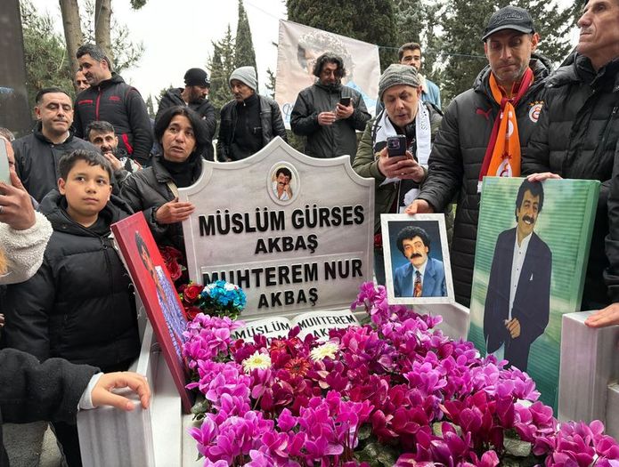 Efsane yaşadı, sevenleri unutmadı, dualar yükseldi