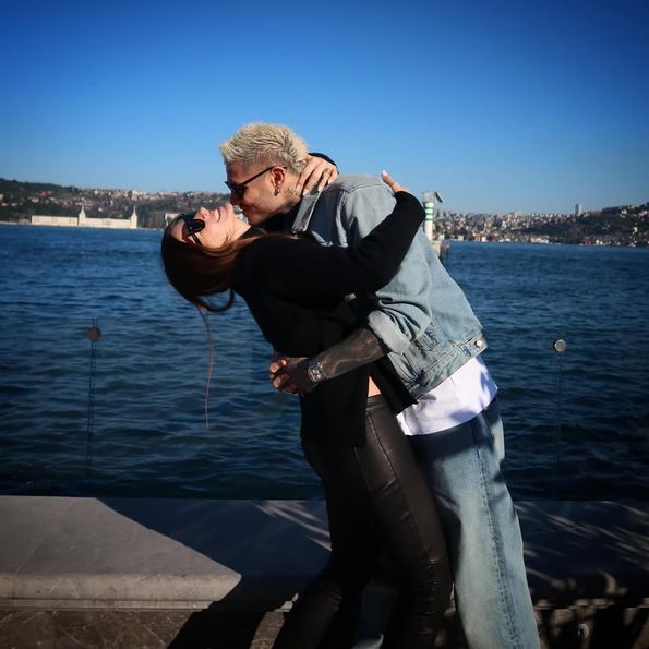 Sahilde romantik anlar yakalandılar, aşk yeniden filizlendi