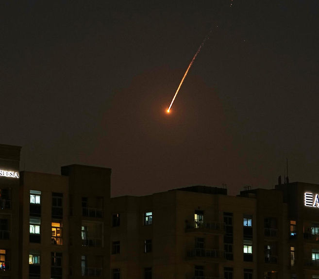 Tiyatrocular evlerine döndü, uzun bekleşme sona erdi