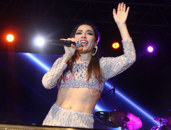 Yılan besledik mi? Güneş'ten sert sözler, sitem dolu bakışlar