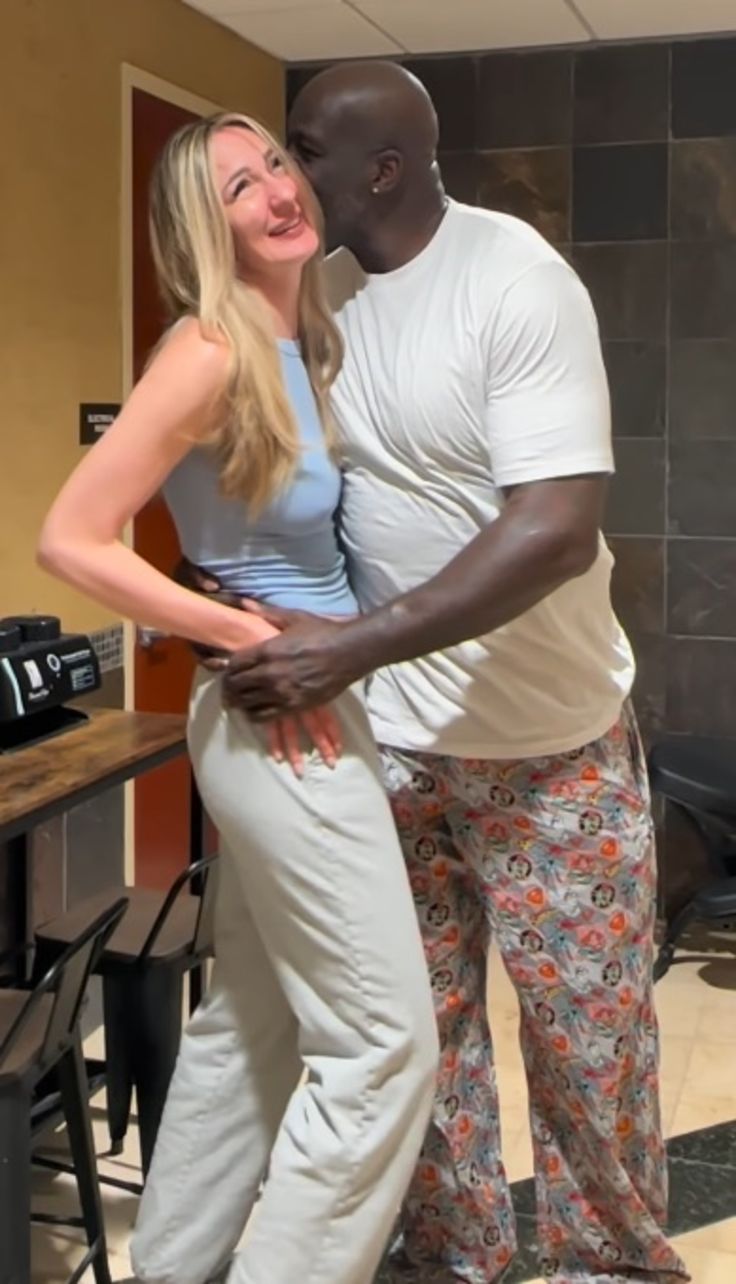 Dev adam Shaq, dev modelle unutulmaz an yakaladı!