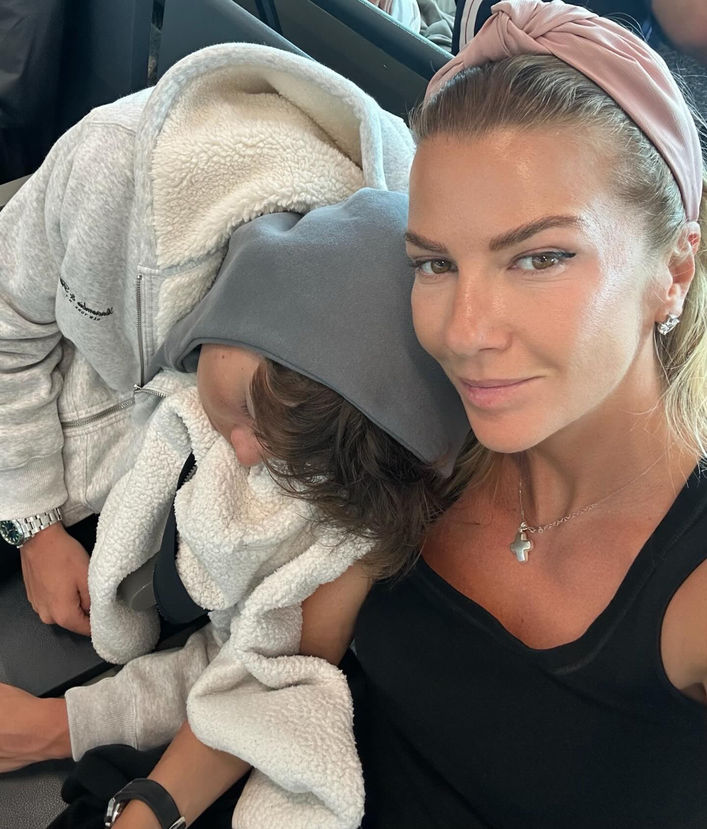 Anne oğul güvende, Dubai geride, Türkiye sevdası