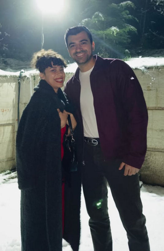 Aşk karla geldi, mutlulukla büyüdü, sonsuzluk başladı!