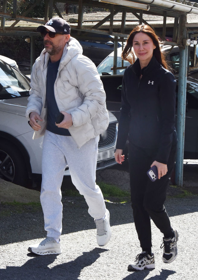 Gülüşler havada, aşk yeniden filizleniyor