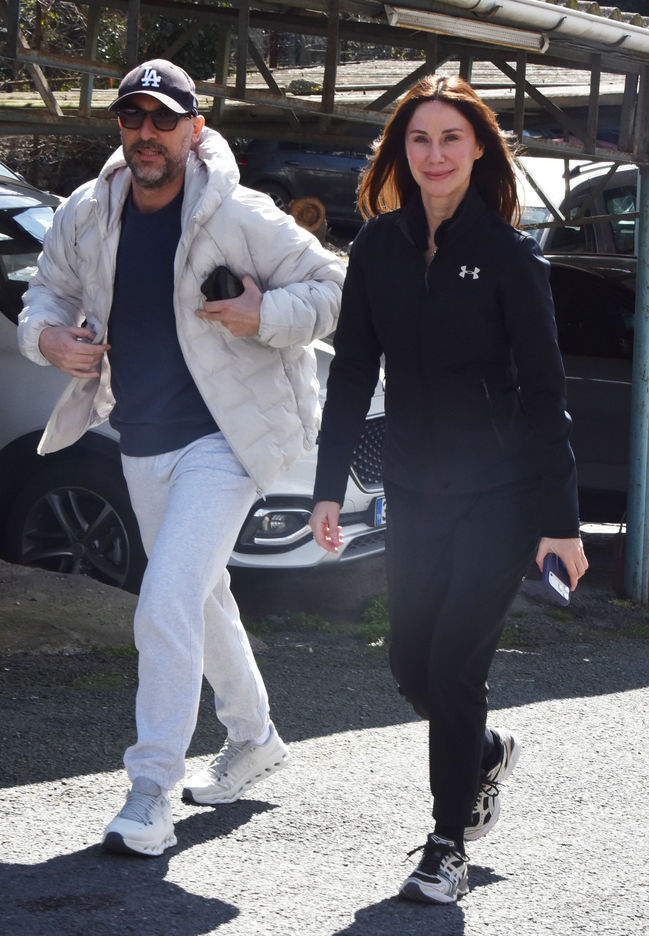 Gülüşler havada, aşk yeniden filizleniyor