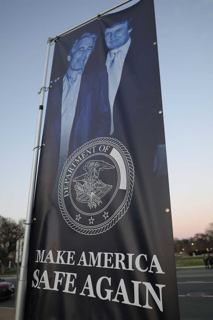 Siyasi hiciv mi, ironi mi? Tartışma yaratacak cesur ifade