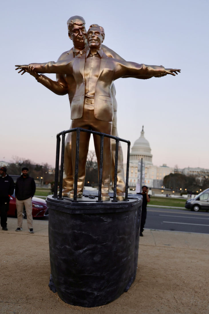 Siyasi hiciv mi, provokasyon mu? Tartışma fitilini ateşledi