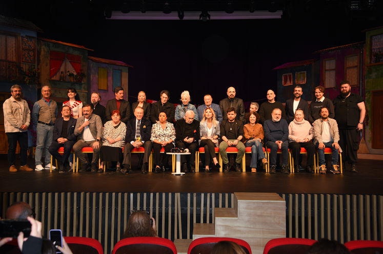 Sahne ışıkları Perran Kutman'ı ısıttı, nostalji dorukta