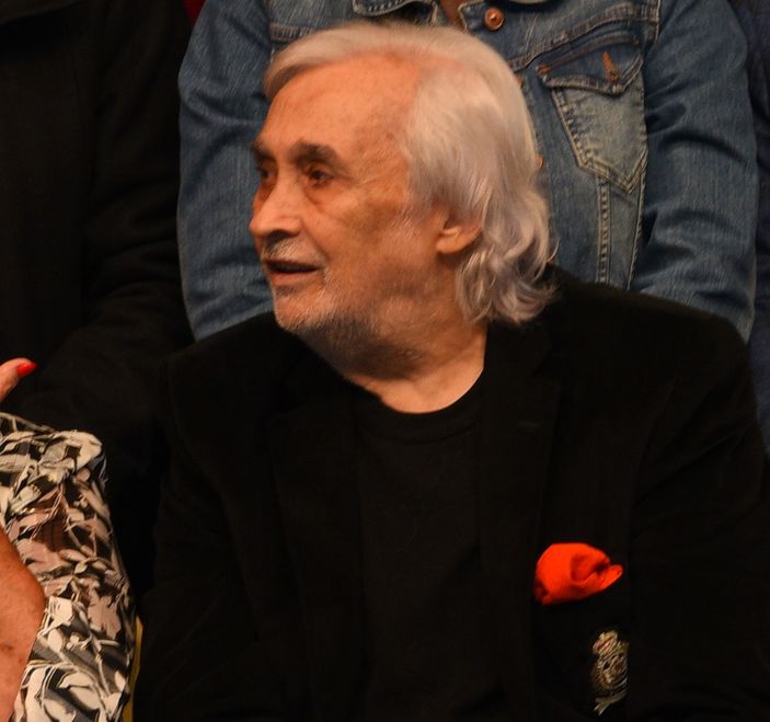 Sahne ışıkları Perran Kutman'ı yeniden aydınlatıyor!